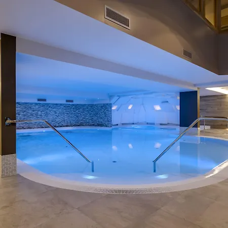 Pierre & Premium L'hevana Apart-hotel